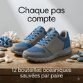 Baskets Eco-Stride recyclées bleues sur surface bois entourées d'éléments marins, "Chaque pas compte"