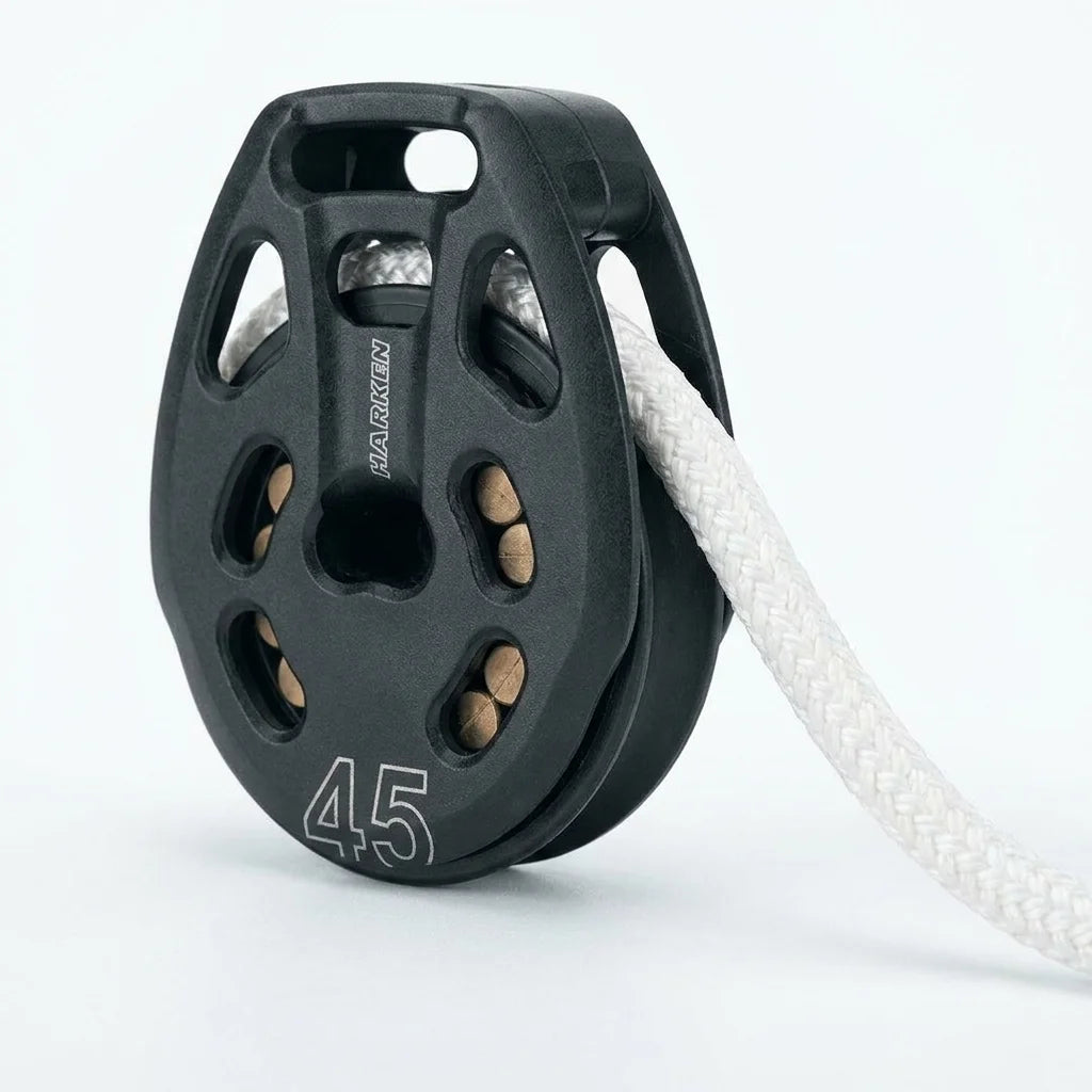 Poulie Black Magic 45mm à sangler avec cordage, design professionnel et précision nautique